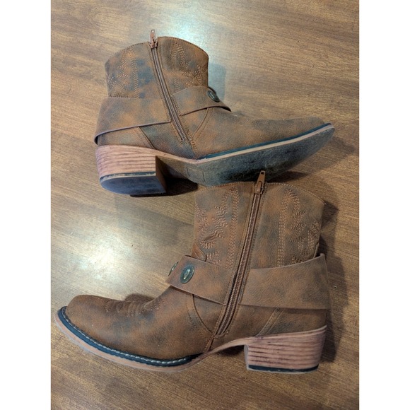 Natural Reflections Women's Ankle Boots Brown Faux Leather Perforated Size 8 1/2 - Picture 3 of 8